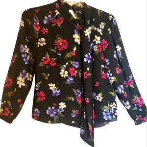 The Limited women's small floral print tie neckline pullover blouse. 5031